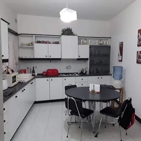Very Bright Well Kept Appartement *