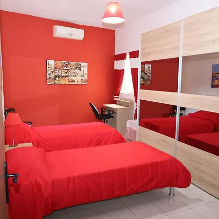 Guest house In - Very Bright Well Kept *
